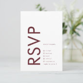 Ultra Modern Burgundy Maroon Monogram Weddenschap RSVP Kaartje (Staand voorkant)
