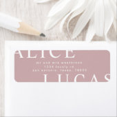 ultra-modern etiket met het grote monogram retoura (Insitu)