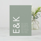Ultra Moderne Sage Green Monogram Simple Wedding Kaart (Staand voorkant)