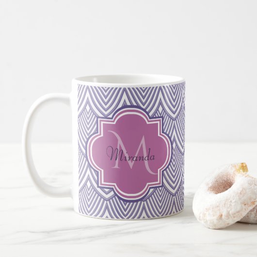 Ultra Violet Arched Scallops Orchid Monogram Naam Koffiemok (Met donut)