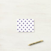 Ultra violet polka kruist wit post-it® notes (Op bureau)