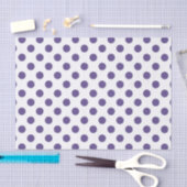Ultra-violet polka-punten op wit tissuepapier (Craft)