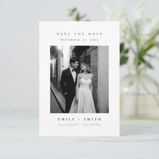 Ultramineimalistisch huwelijksfotobudget save the date (Staand voorkant)