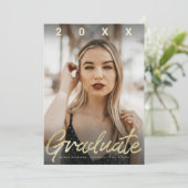 Ultramoderne Afstuderen Gold Brush Script-fotokaar Kaart (Staand voorkant)
