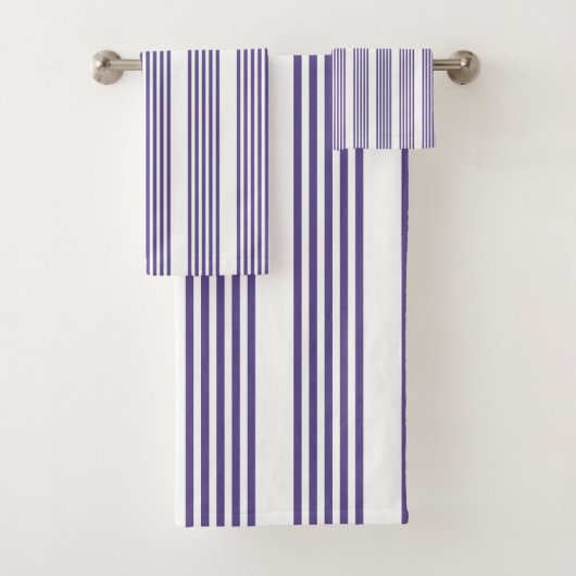 Ultraviolet en wit vijf strips bad handdoek (Insitu)
