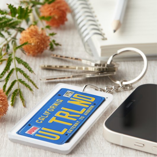 ULTRLND: CA 1974 Blue License Bord Sleutelhanger (Voorkant Rechts)