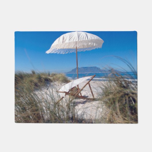 Umbrella en stoel op strand deurmat (Voorkant)