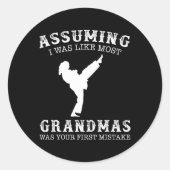 Uming ik was als de meeste oma's eerste fout - Kar Ronde Sticker (Voorkant)