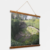 Umpherston Sinkhole Hidden Sanctuary Hangend Wandkleed (Gebogen)