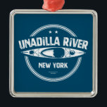 Unadilla, New York Kayak Metalen Ornament<br><div class="desc">De rivier de Unadilla is een 71-mijl lange rivier in de staat Centraal-New York. De rivier begint ten noordoosten van de hamer van de Millers Mills en stroomt over het algemeen naar het zuiden van het dorp Sidney, waar hij samenkomt met de rivier de Susquehanna, die uitmondt in de Chesapeake...</div>