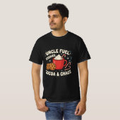 Uncle Fuel: Cookies, Cocoa & Chaos | Funny Holiday T-shirt (Voorkant volledig)