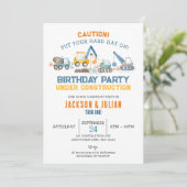 Under Construction Twin Boys Birthday, Trucks Kaart (Staand voorkant)