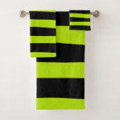 Uneven Stripes - Lime Green en Black Bad Handdoek (Insitu)