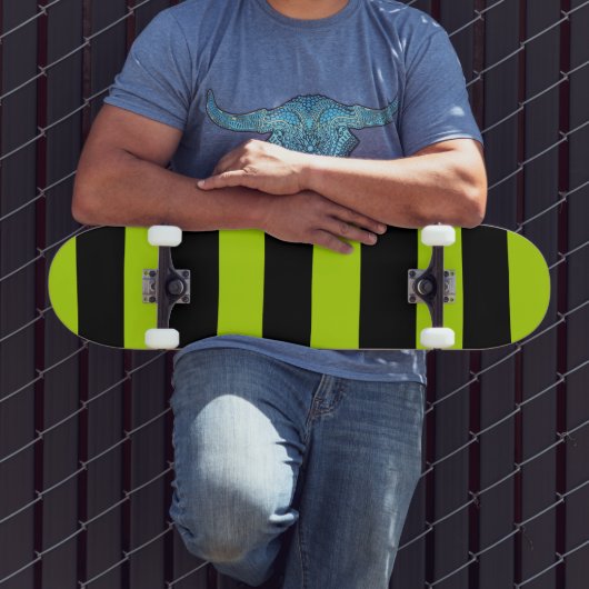 Uneven Stripes - Lime Green en Black Persoonlijk Skateboard (Buiten 3)