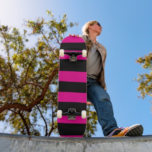Uneven Stripes - Magenta en Black Persoonlijk Skateboard (Buiten 1)