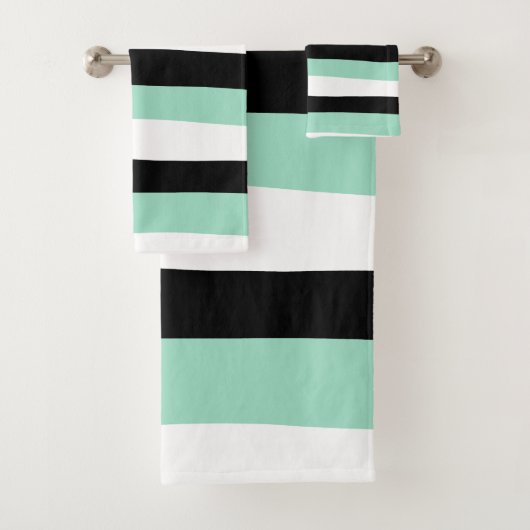 Uneven Stripes - Mint Green, White en Black Bad Handdoek (Insitu)