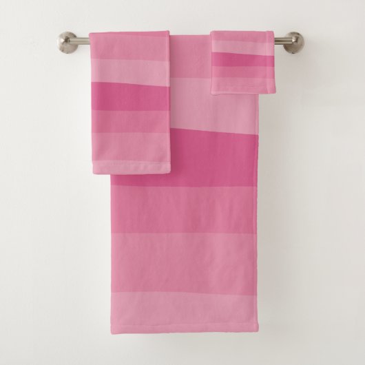 Uneven Stripes - Roze Bad Handdoek (Insitu)