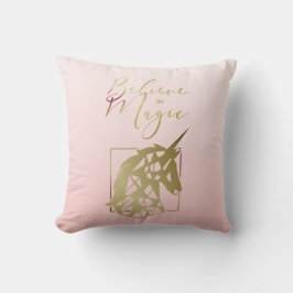Unicorn | Believe in Magic Quote on Pink Blush Kussen