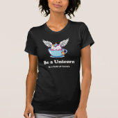 Unicorn bij veldpaarden t-shirt (Voorkant)