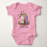 Unicorn Cute Whimsical Girly Persoonlijke naam Romper<br><div class="desc">Eenhoorn Leuke Whimsical Girly Pink Floral Gepersonaliseerde Naam Meisjes T-shirts heeft een schattige eenhoorn met sterren,  harten en bloemen. Perfecte cadeaus voor meisjes voor verjaardag,  kerst,  feestdagen en meer. Ontworpen door ©Evco Studio www.zazzle.com/store/evcostudio</div>