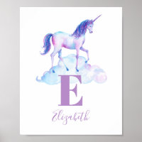 Unicorn-dier. Baby monogram. Paarse kwekerijnaam