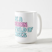 Unicorn | Eenhoorn zijn in een gebied waar paarden Koffiemok (Voorkant rechts)