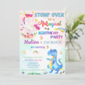 Unicorn en Dinosaur verjaardagsuitnodiging voor tw Kaart (Staand voorkant)