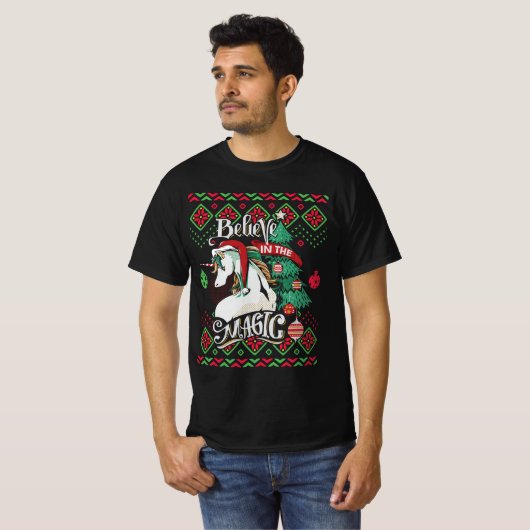 Unicorn gelooft in het magische, lomp kerst t-shirt (Voorkant volledig)