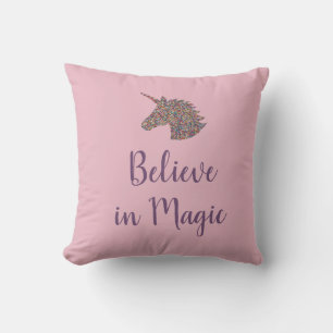 Unicorn gelooft in Magic Rainbow Sprinkles Kussen