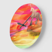 Unicorn in de gekleurde woestijn grote klok (Hoek)