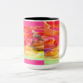 Unicorn in de gekleurde woestijn tweekleurige koffiemok (Voorkant rechts)