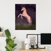 Unicorn in een Moonlit Forest Glade Poster (Thuiskantoor)