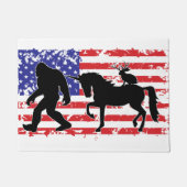 Unicorn, Jackalope, Bigfoot and the American Flag Deurmat (Voorkant)