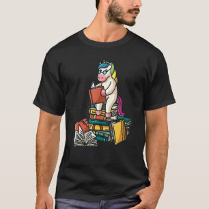 Unicorn lezen op een stapel boeken Unicor T-shirt