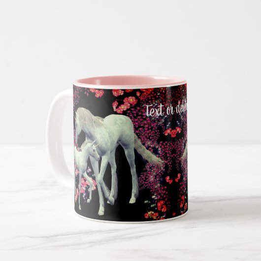 Unicorn Mare en Foal Fantasy op maat Tweekleurige Koffiemok (Voorkant links)