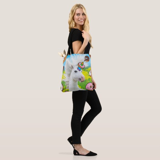 Unicorn met Donuts Tote Bag (Op model)