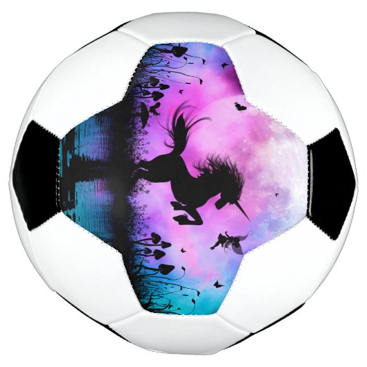 Unicorn met een beetje fee voetbal (Gedraaid)