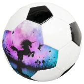 Unicorn met een beetje fee voetbal (Drie kwart)