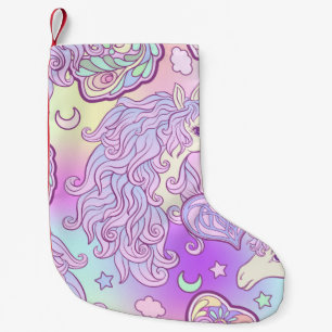 Unicorn met meerkleurige mane, vlinderregenboog, kleine kerstsok