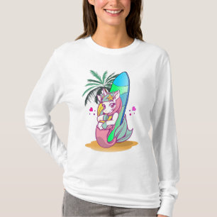 Unicorn met surfboard op het strand t-shirt