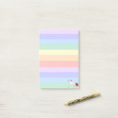 Unicorn op pasteelregenboogstrips post-it® notes (Op bureau)