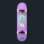 Unicorn op skateboard met persoonlijke onderschrif<br><div class="desc">Unicorn op skateboard met gepersonaliseerde titels Unicorn Persoonlijk Skateboard KLIK op PERSONALIZE SJABLOON OPTIE EN GA de NAAM IN. U kunt andere titel ook aanpassen. Rol skateboard ontworpen met levendige kleuren en voor de achtergrond en een funky eenhoorn die op een skateboard staat. Dit Skateboard maakt een geweldig cadeauidee voor...</div>