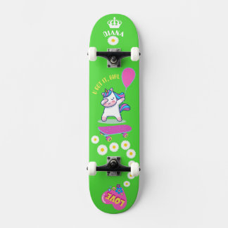 Unicorn op skateboard met persoonlijke onderschrif