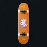 Unicorn op skateboard voor kinderen<br><div class="desc">Unicorn op skateboard met gepersonaliseerde titels Unicorn Persoonlijk Skateboard KLIK op PERSONALIZE SJABLOON OPTIE EN GA de NAAM IN. U kunt andere titels ook aanpassen. Rol skateboard ontworpen met levendige kleuren en voor de achtergrond en een funky eenhoorn die op een skateboard staat. Dit Skateboard maakt een geweldig cadeauidee voor...</div>