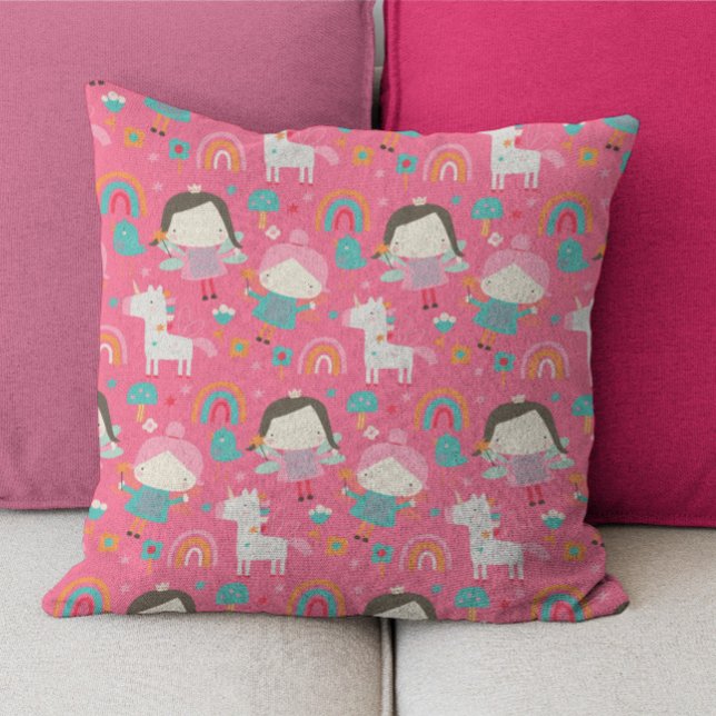 Unicorn Rainbow en Faerie Coördinatiepatroon Kussen (Unicorn Rainbow And Faerie Coordinating Pattern Throw Pillow by Ricaso. Pretty pink childs pillow)