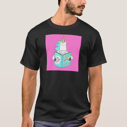 Unicorn Reading Magic Tricks Book Cute Humor Pink T-shirt (Voorkant)
