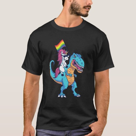 Unicorn Riding Dinosaur met Pride Flag Rainbow L T-shirt (Voorkant)