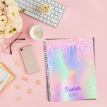Unicorn roze glitter rainbow roos gouname 2023 planner<br><div class="desc">Een trendy irdescent kleurige achtergrond met eenhoorn- en regenboogpastelkleuren in roze, paars, roos goud, muntgroen. Ontkleurd met faux glitter in roos goud, roze, paars en een regenboogkleurige eenhoorn. Personaliseer en voeg een naam toe, die met een gierig modern handgeschreven stijlmanuscript wordt geschreven. Een jaar toevoegen, elk jaar. Paarse gekleurde letters....</div>
