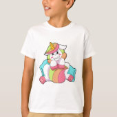 Unicorn Shy met Pillow T-shirt (Voorkant)