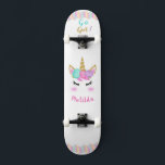 Unicorn Skateboard voor Meisje<br><div class="desc">Maak deze lieve Unicorn Skateboard uw eigen door jouw tekst toe te voegen. Om tot geavanceerde het uitgeven hulpmiddelen op Zazzle toegang te hebben, gelieve te gaan naar "deze sjabloon"aanpassen en op "Details"te klikken, neer te scrollen en de "klik om verder"verbinding aan te passen. Geweldig cadeauidee voor meisjes die van...</div>